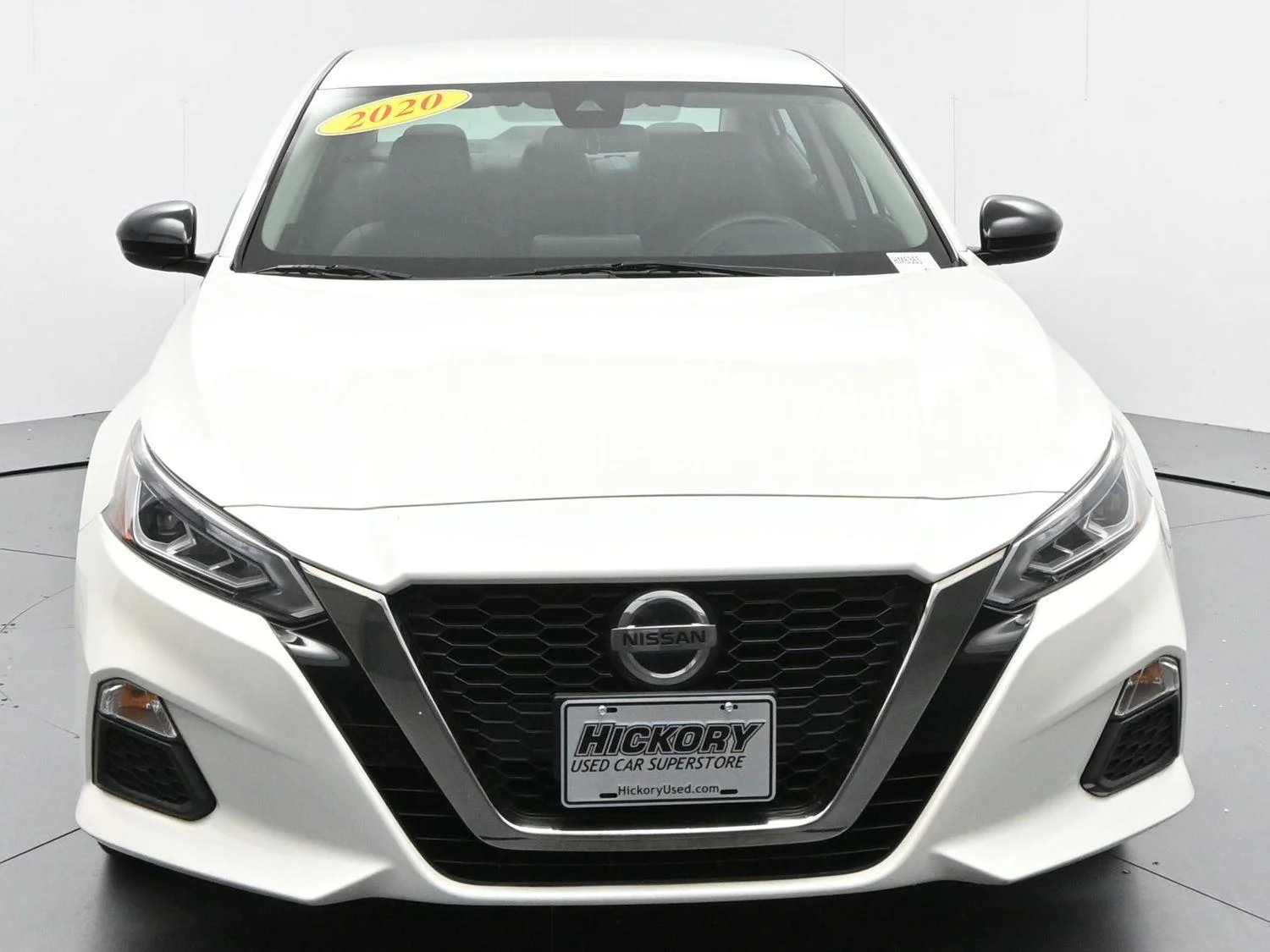 Used 2020 Pearl White Tricoat Nissan 2.5 SR image 2