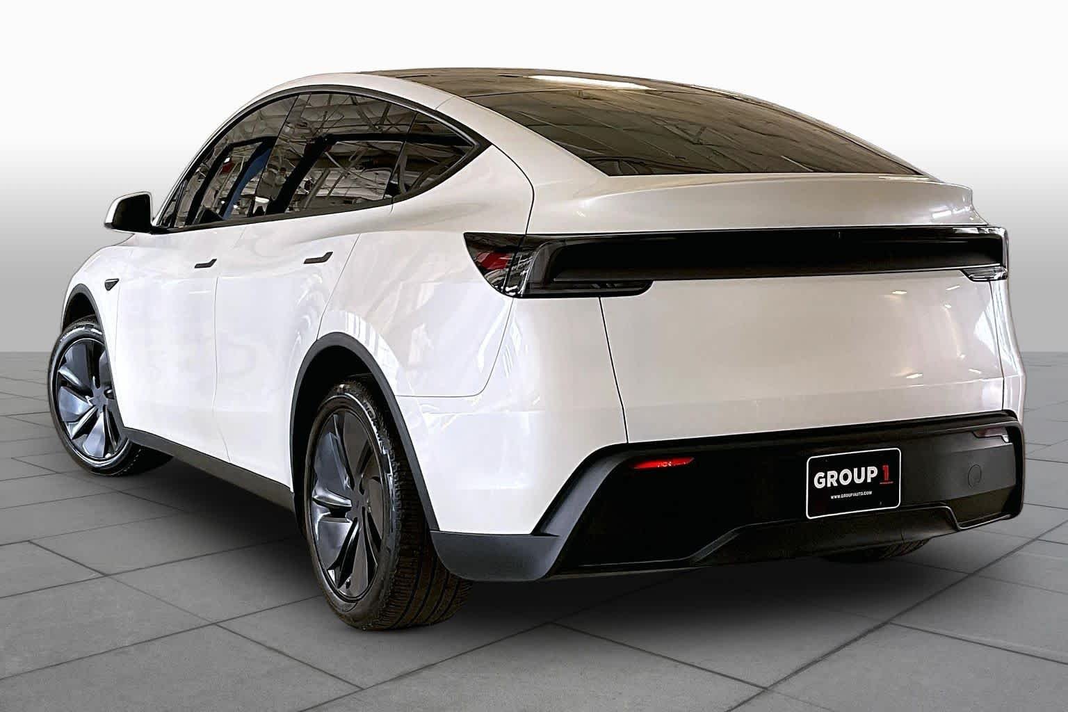 Used 2026 Pearl White Multi-Coat Tesla  image 10
