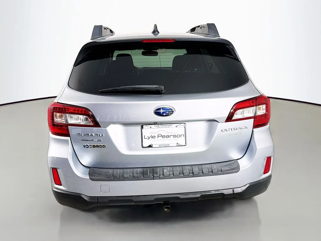 Used 2016 Ice Silver Metallic Subaru 2.5i Premium image 10