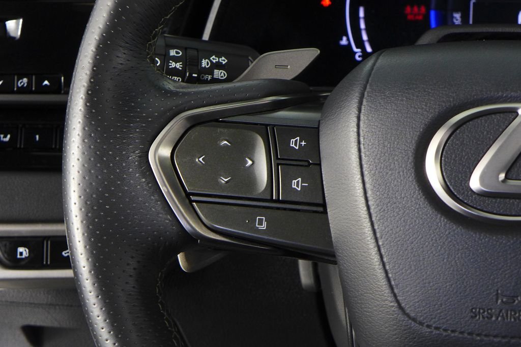 Used 2023 Ultra White Lexus 500h F SPORT Performance image 31