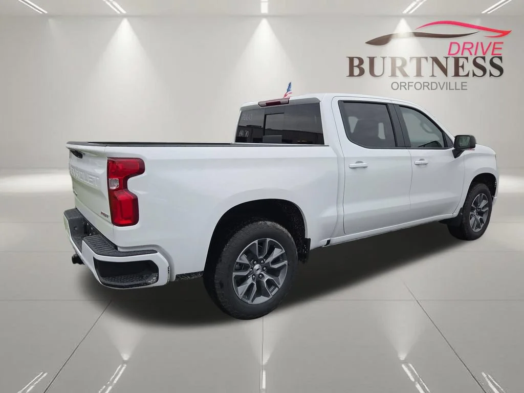 New 2026 Summit White Chevrolet RST image 8