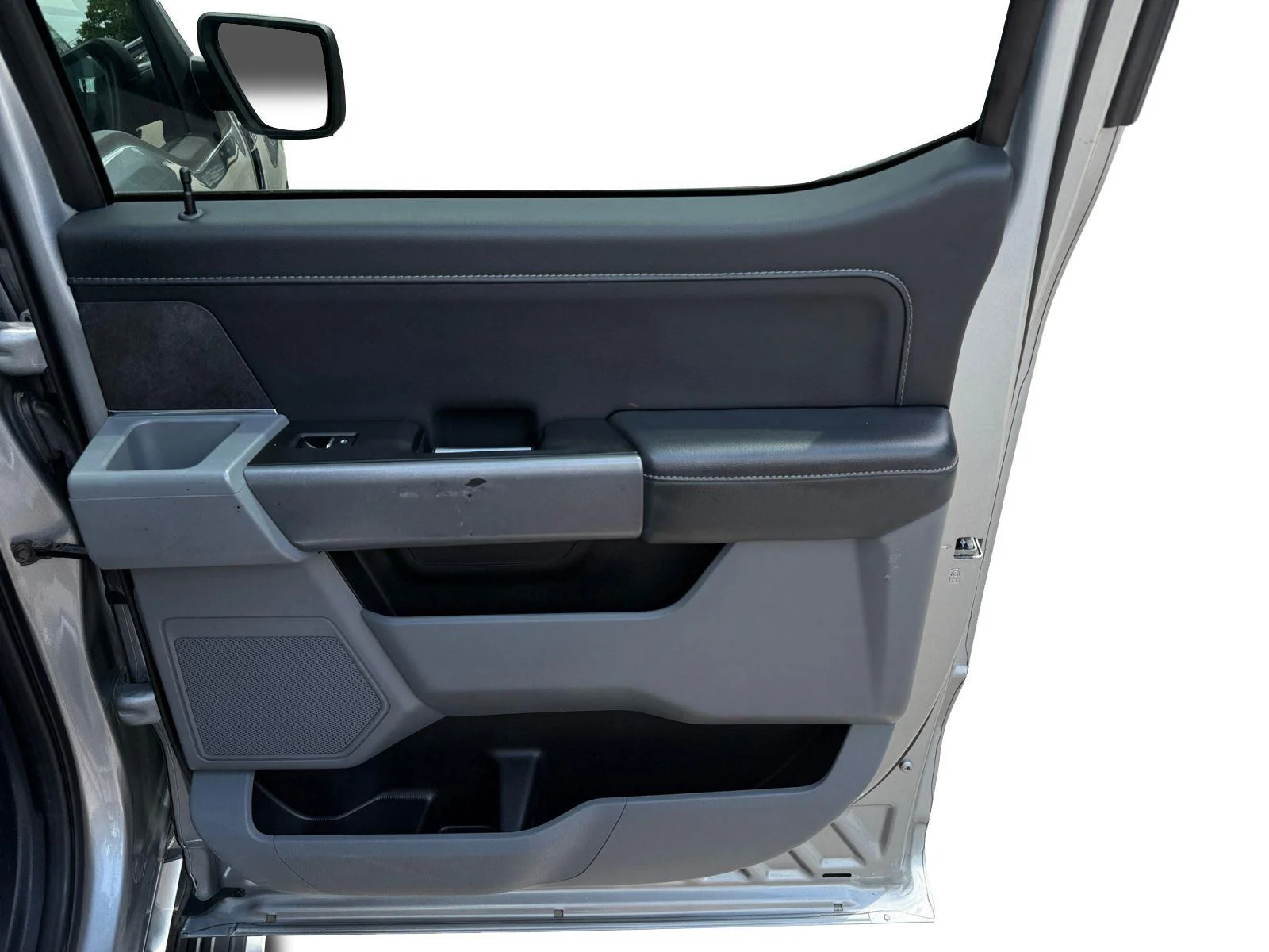 Used 2024 Iconic Silver Ford XLT image 22