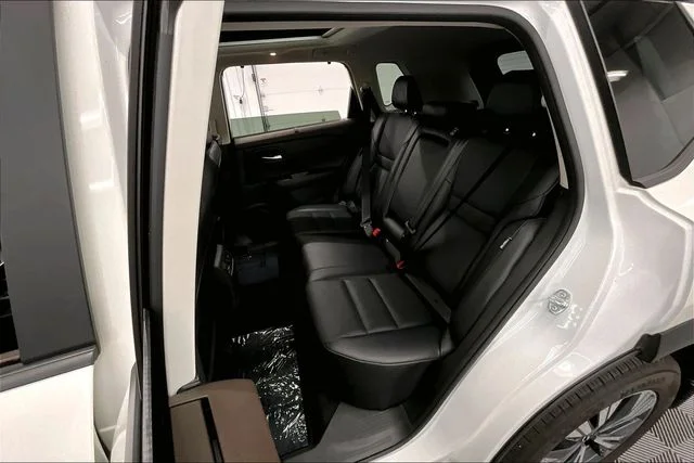 Used 2023 Pearl White Tricoat Nissan SV image 25