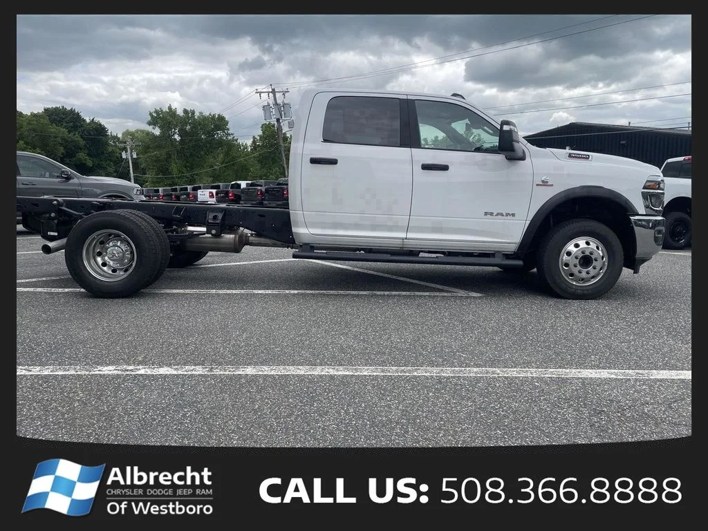 New 2026 Bright White Clear-Coat Exterior Paint RAM Tradesman image 7