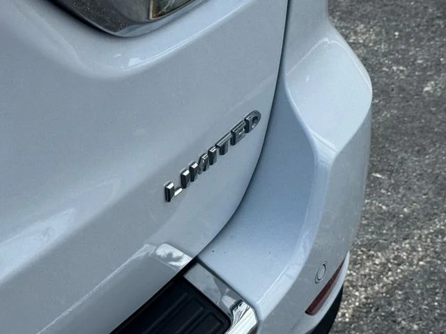 Used 2019 White Jeep Limited image 16