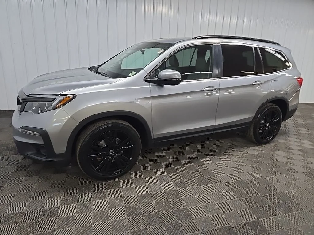 Used 2022 Lunar Silver Metallic Honda Special Edition image 6