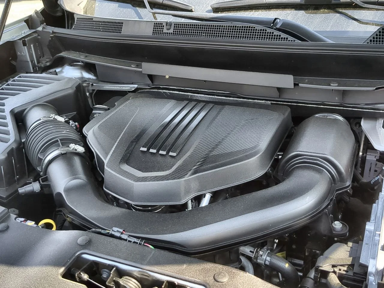 New 2026 Sterling Metallic GMC Elevation image 31