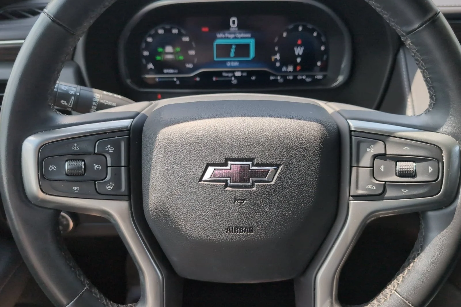 Used 2023 STERLING GRAY METALLIC Chevrolet Z71 image 26