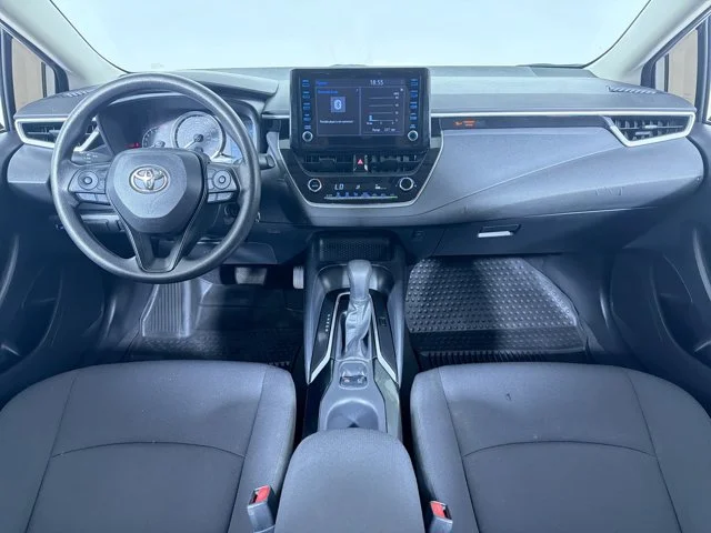 Used 2022 White Toyota LE image 19
