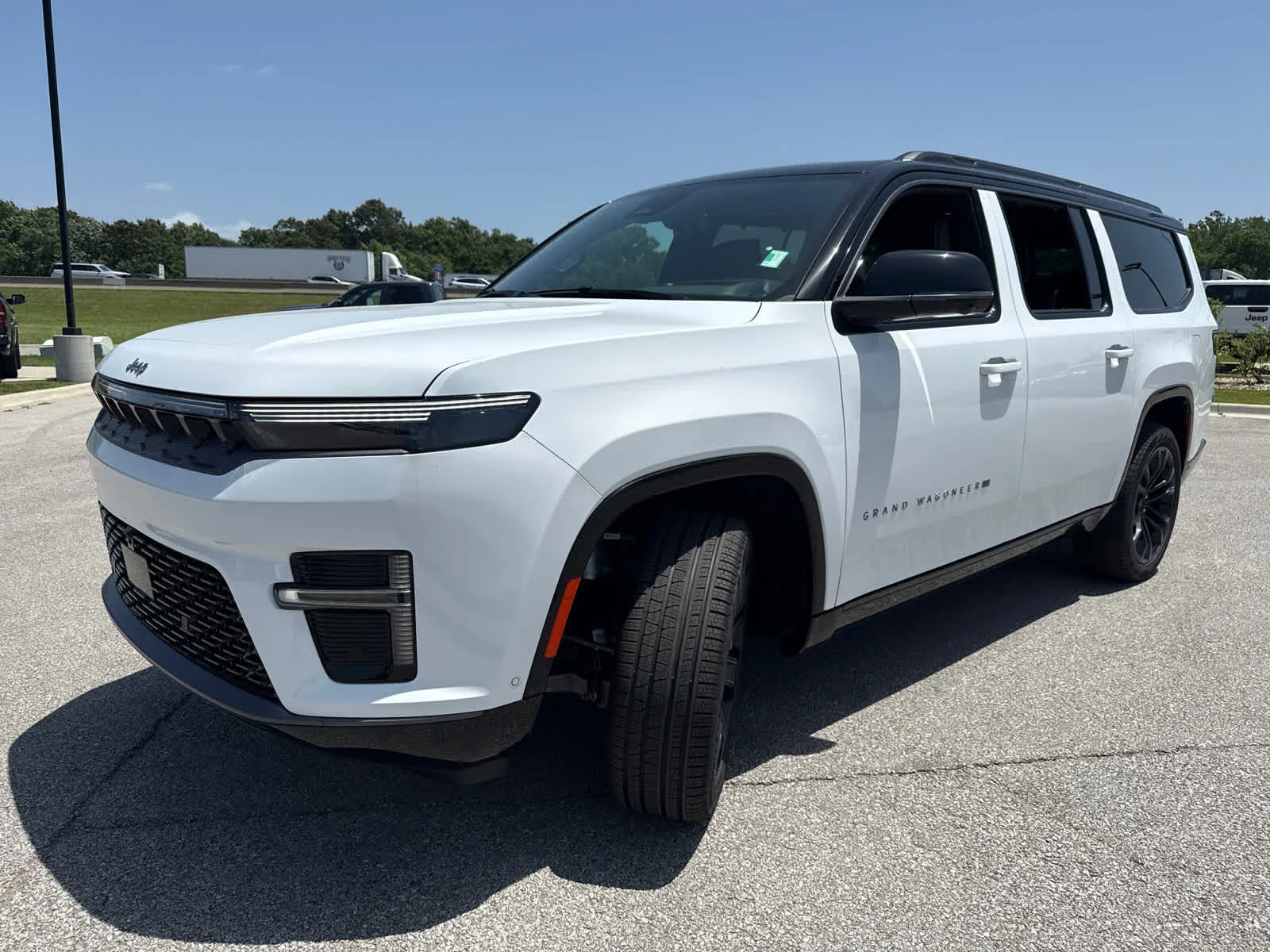 New 2026 Bright White Clearcoat Jeep Summit Reserve image 4