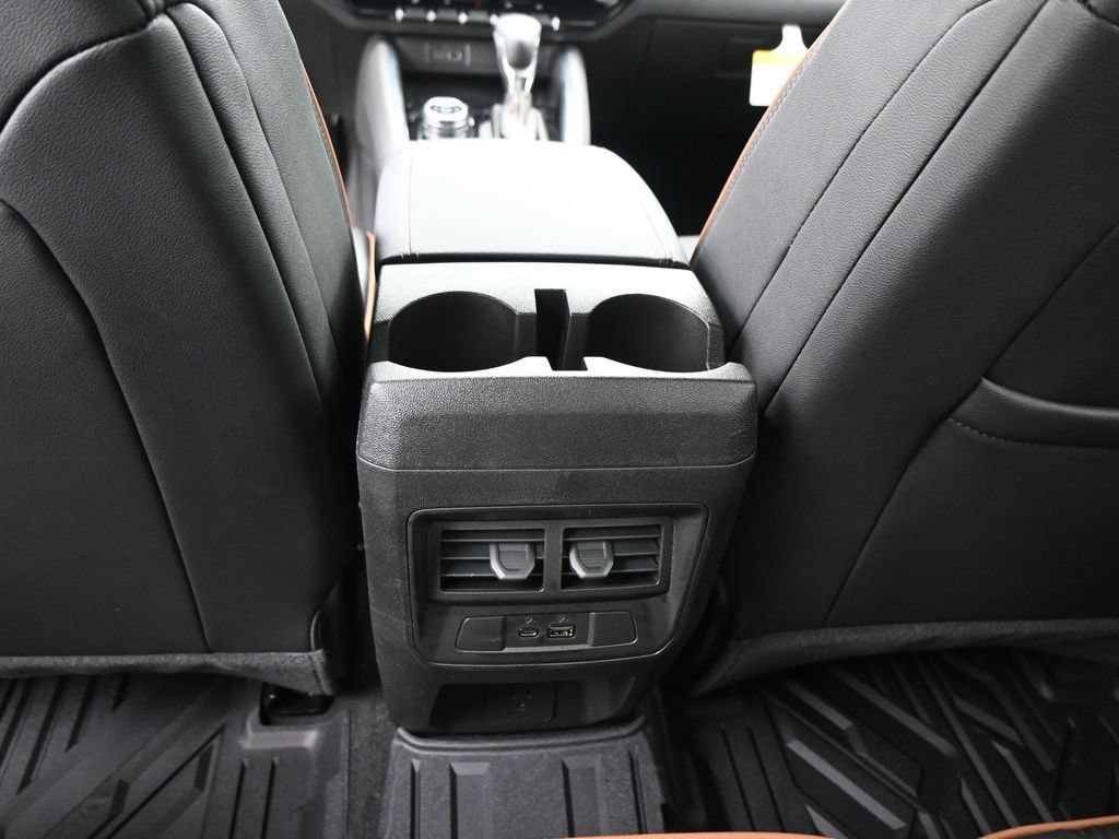 2026 GMC Canyon AT4 - Photo 21