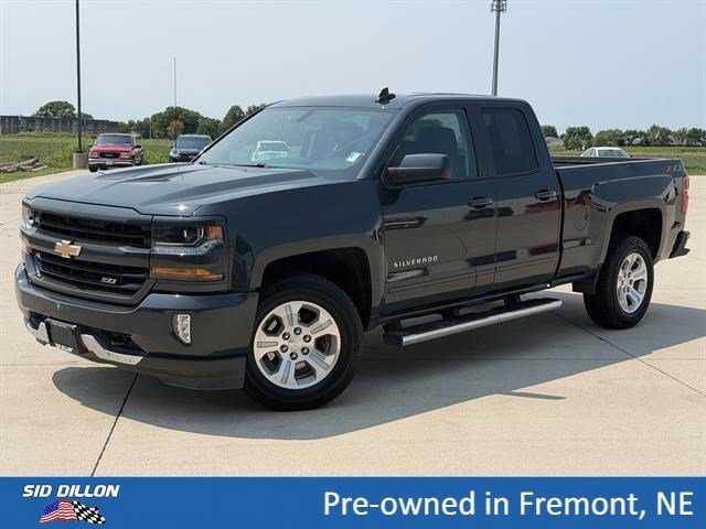 Used 2019 GRAPHITE METALLIC Chevrolet LT image 1