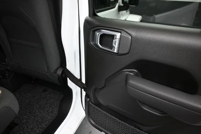 New 2026 Bright White Clear-Coat Exterior Paint Jeep 85th Anniversary Edition image 22