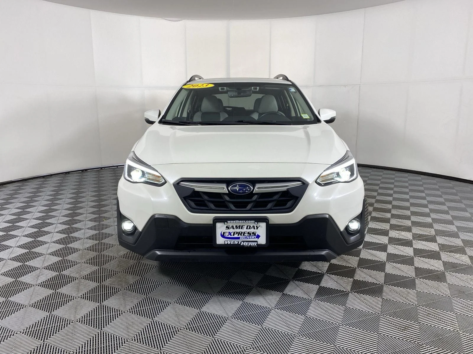 Used 2023 Crystal White Pearl Subaru Limited image 2