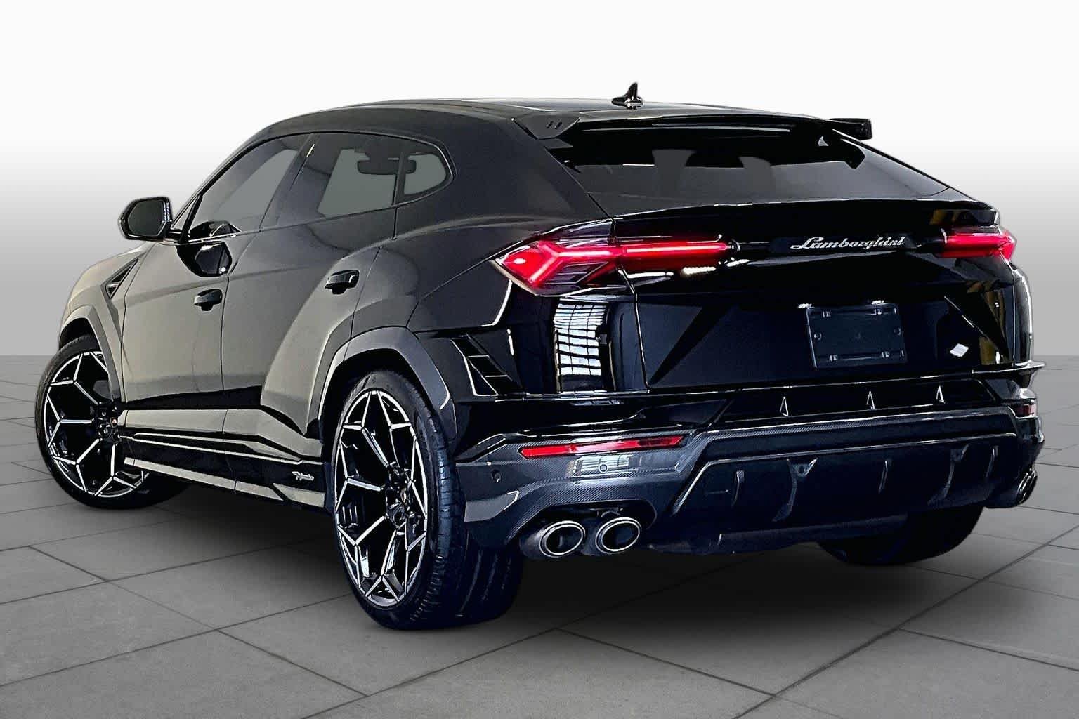 Used 2024 Nero Helene Metallic Lamborghini Performante image 11
