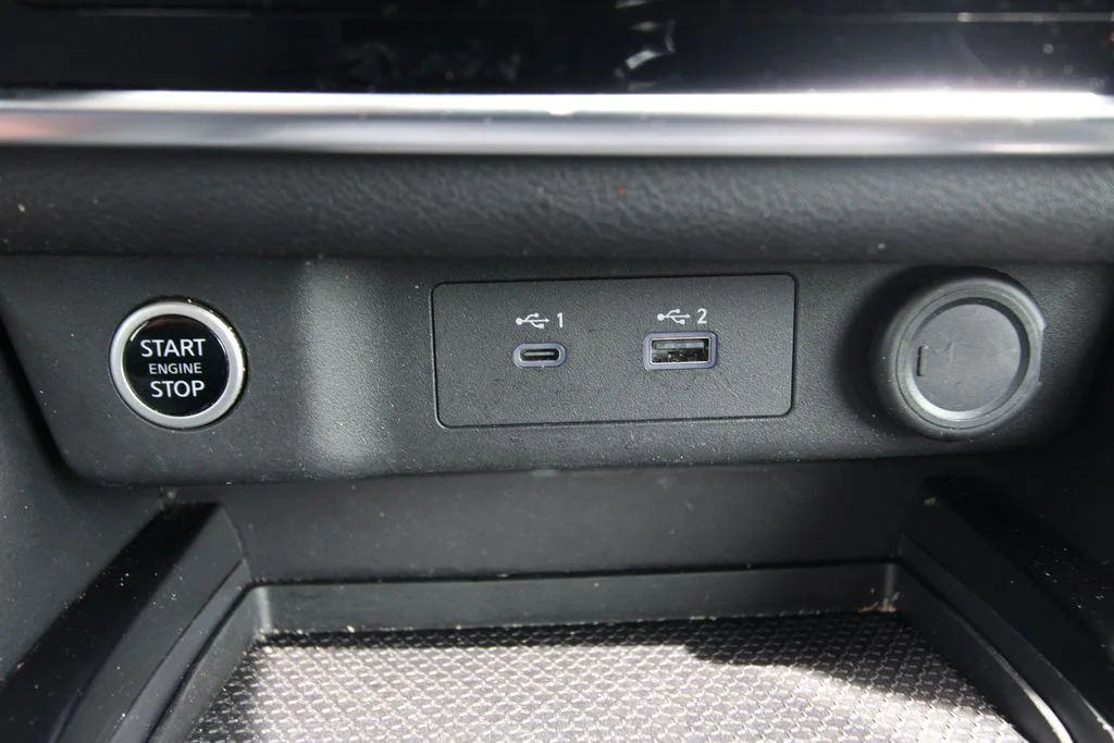 Used 2023 White Nissan S image 25