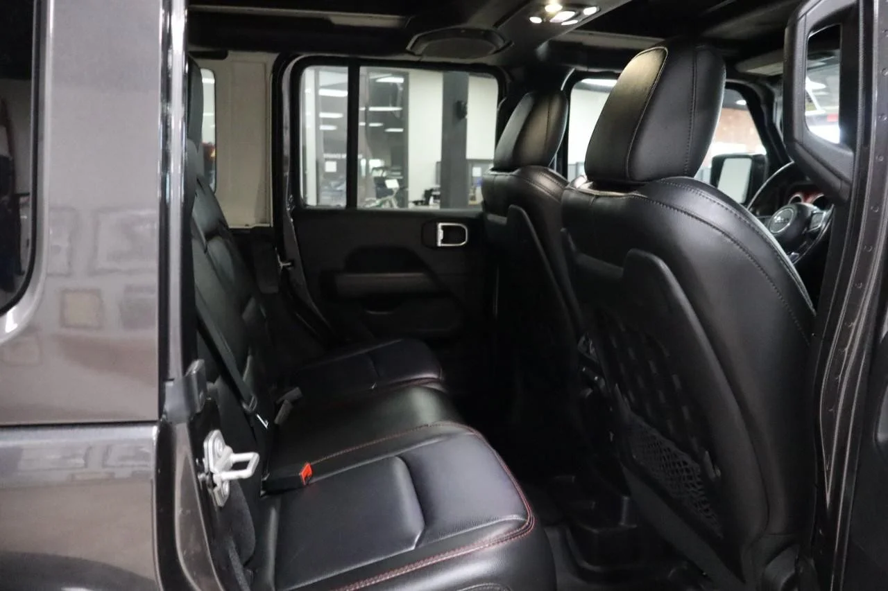 Used 2020 Granite Crystal Metallic Clear Coat Jeep Rubicon image 26