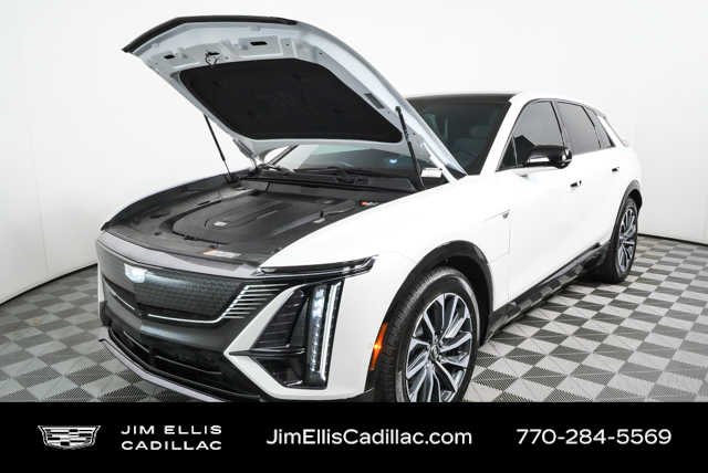 Certified Used 2024 Crystal White Tricoat Cadillac Sport 2 image 32
