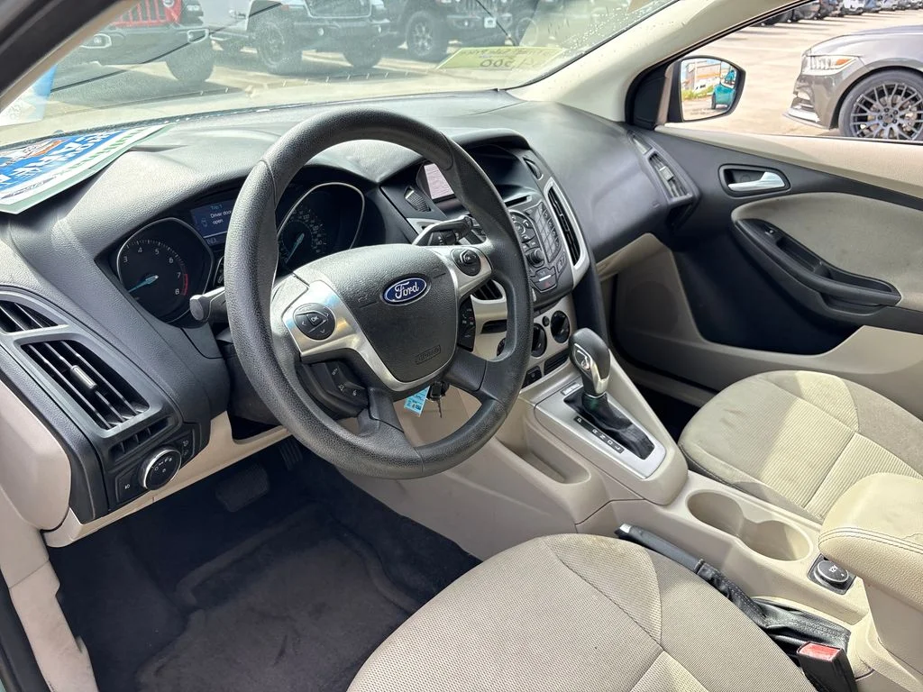 Used 2012 Green Ford SE image 6