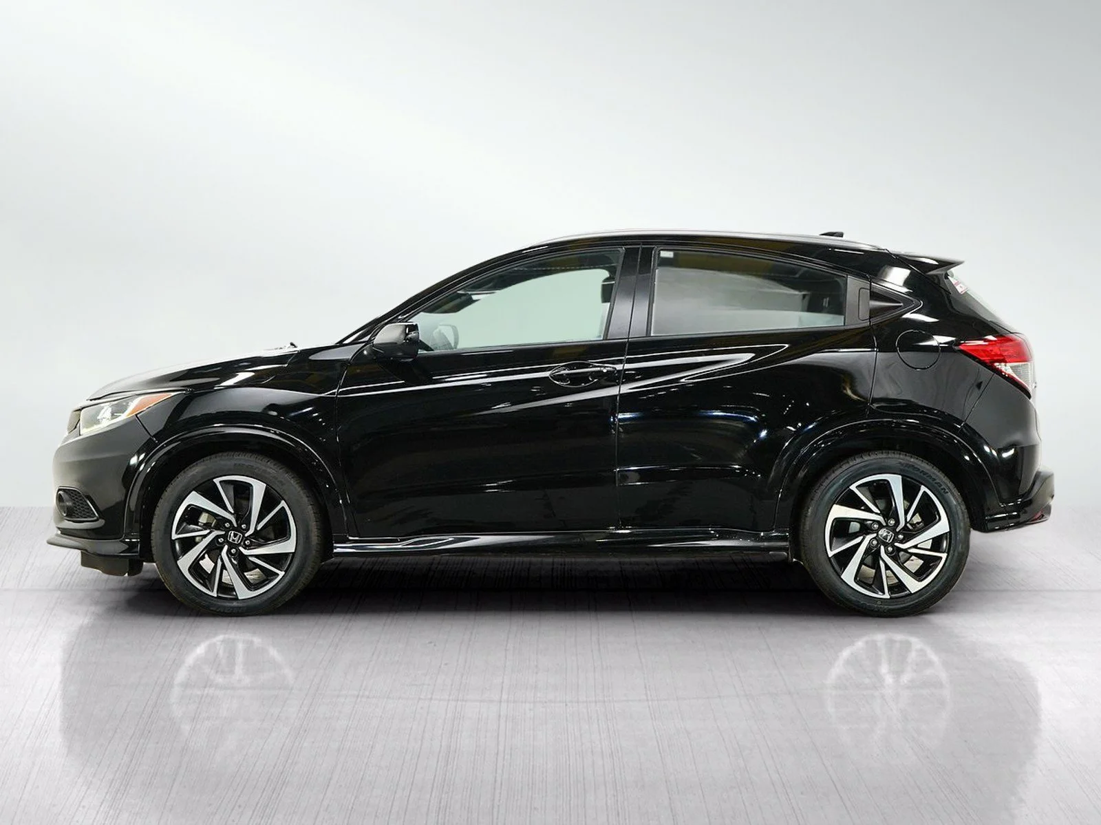 Used 2020 Honda HR-V Sport with VIN 3CZRU5H15LM712361 for sale in Burnsville, Minnesota