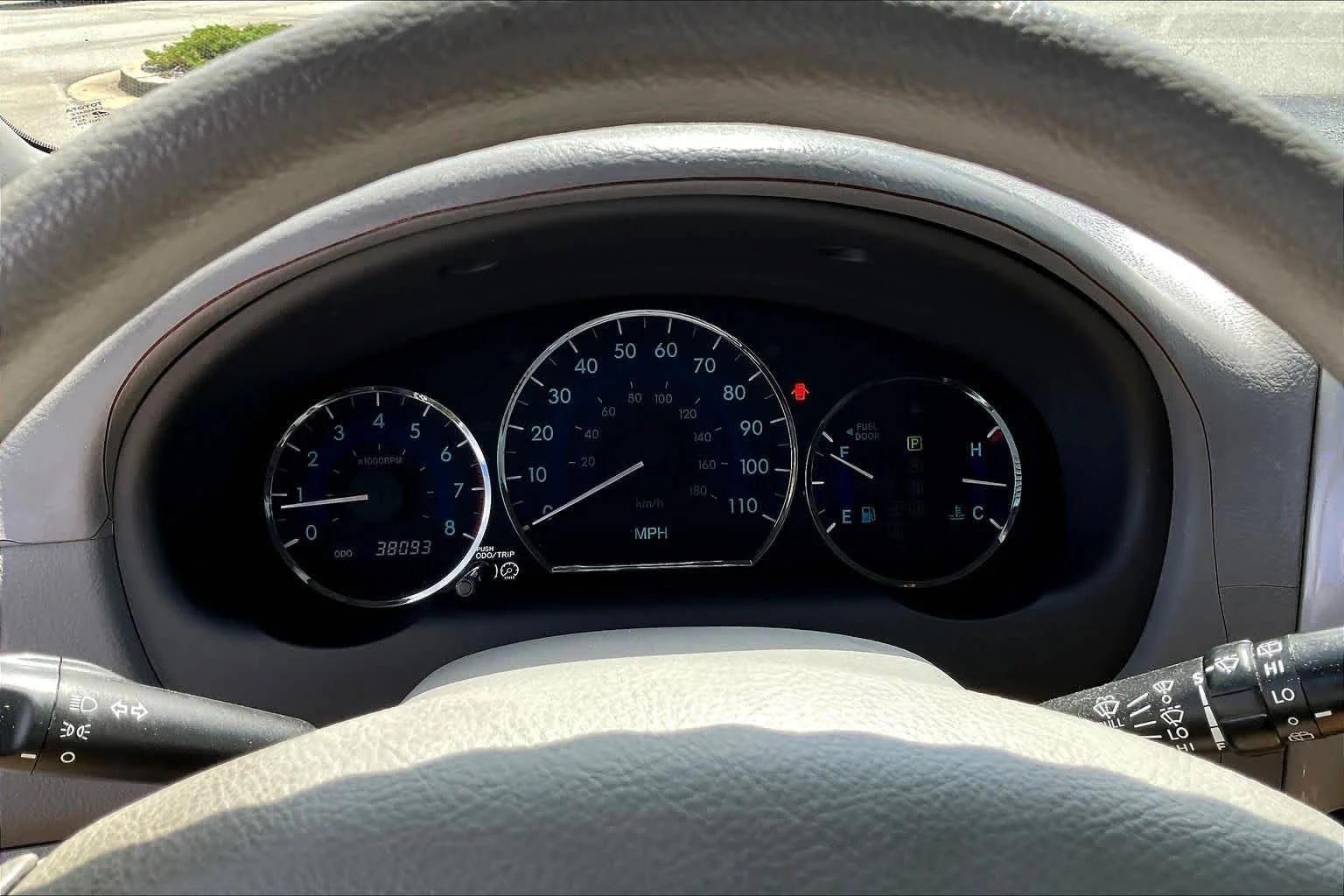 Used 2008 Natural White Toyota LE image 24