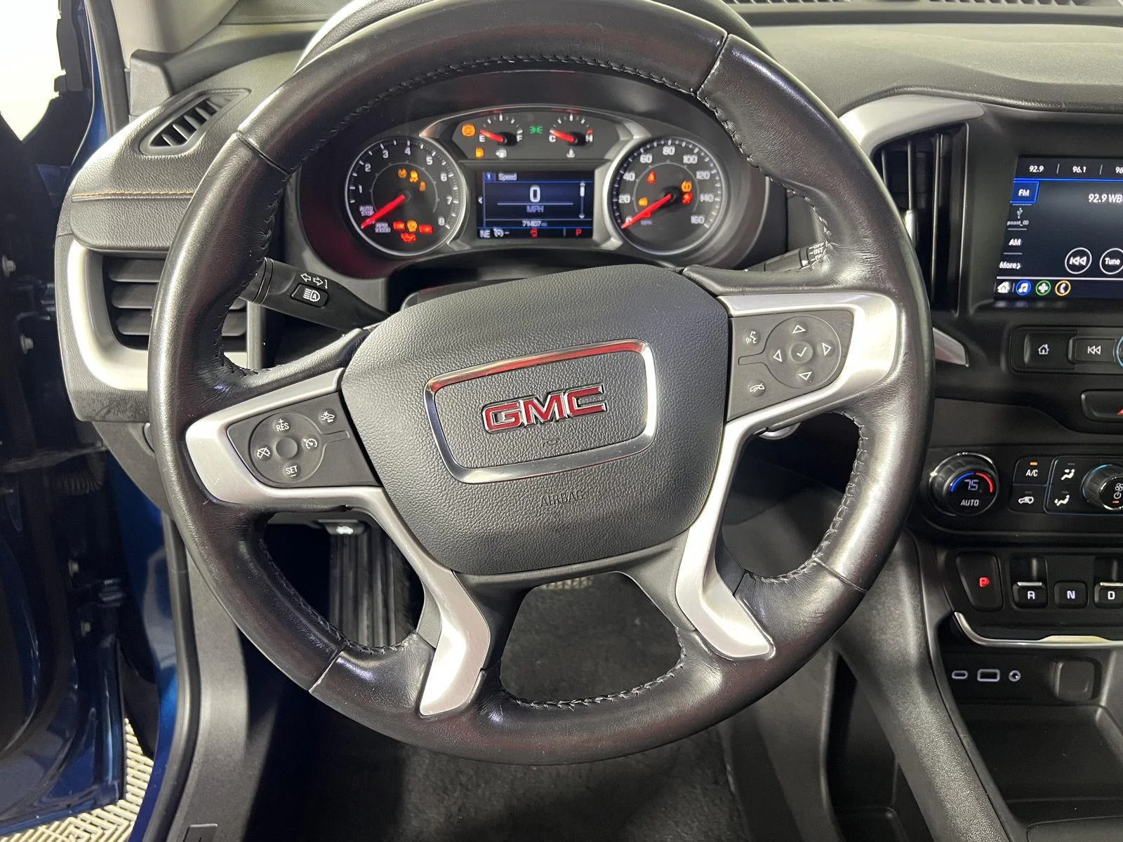 Used 2020 BLUE EMERALD METALLIC GMC SLE image 40