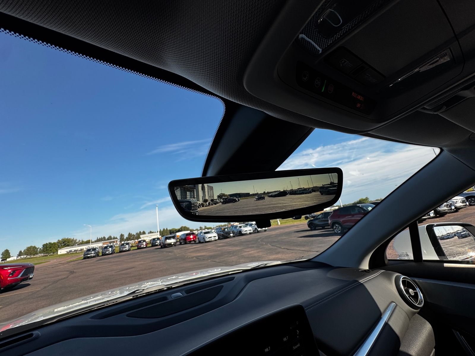 Used 2024 Summit White Chevrolet LT image 21