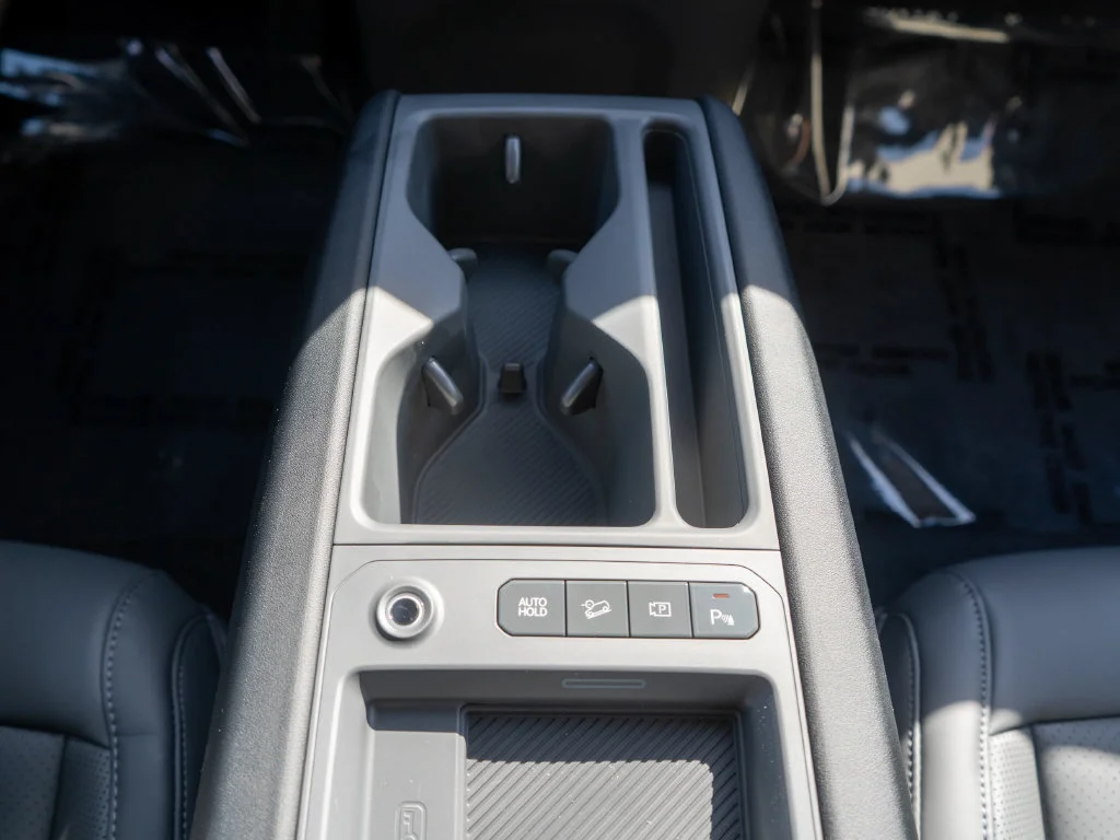 New 2026 White Kia Wind image 32