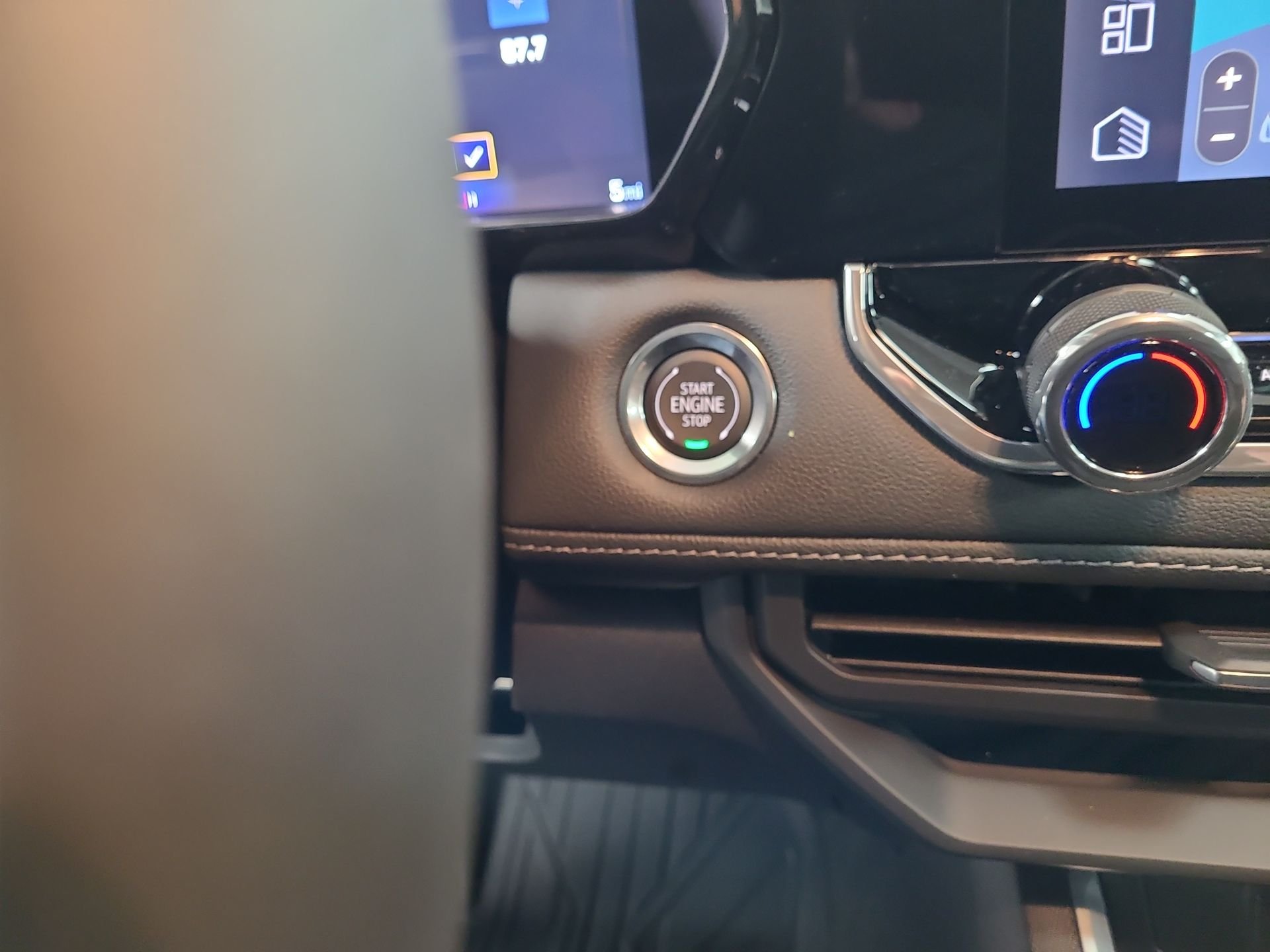 2026 Chevrolet Colorado LT - Photo 18