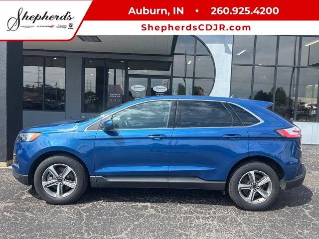 Used 2024 Blue Ford SEL image 1