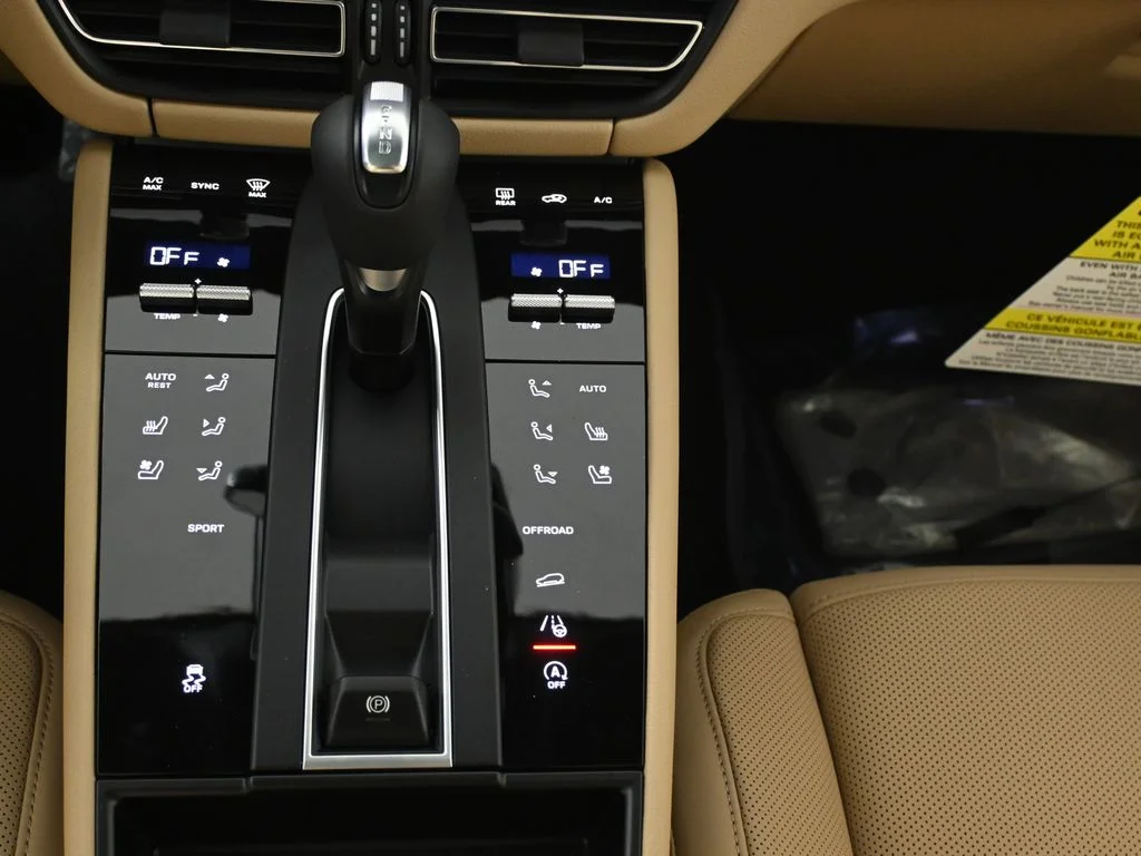 2026 Porsche Macan - Photo 26