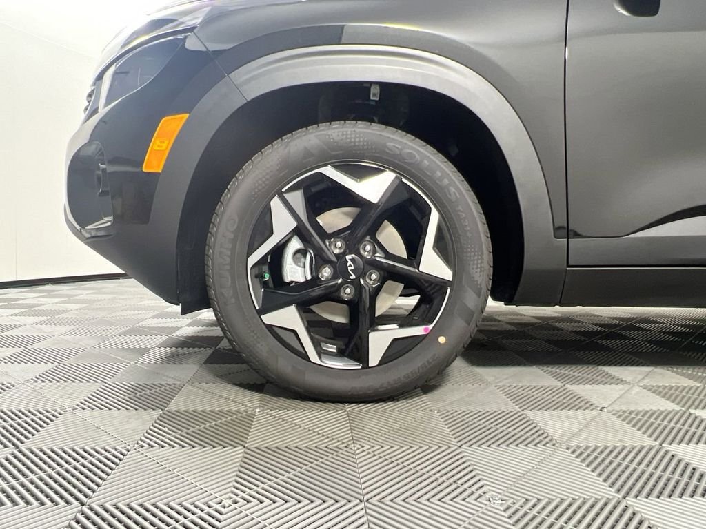 New 2026 Fusion Black Kia S image 13