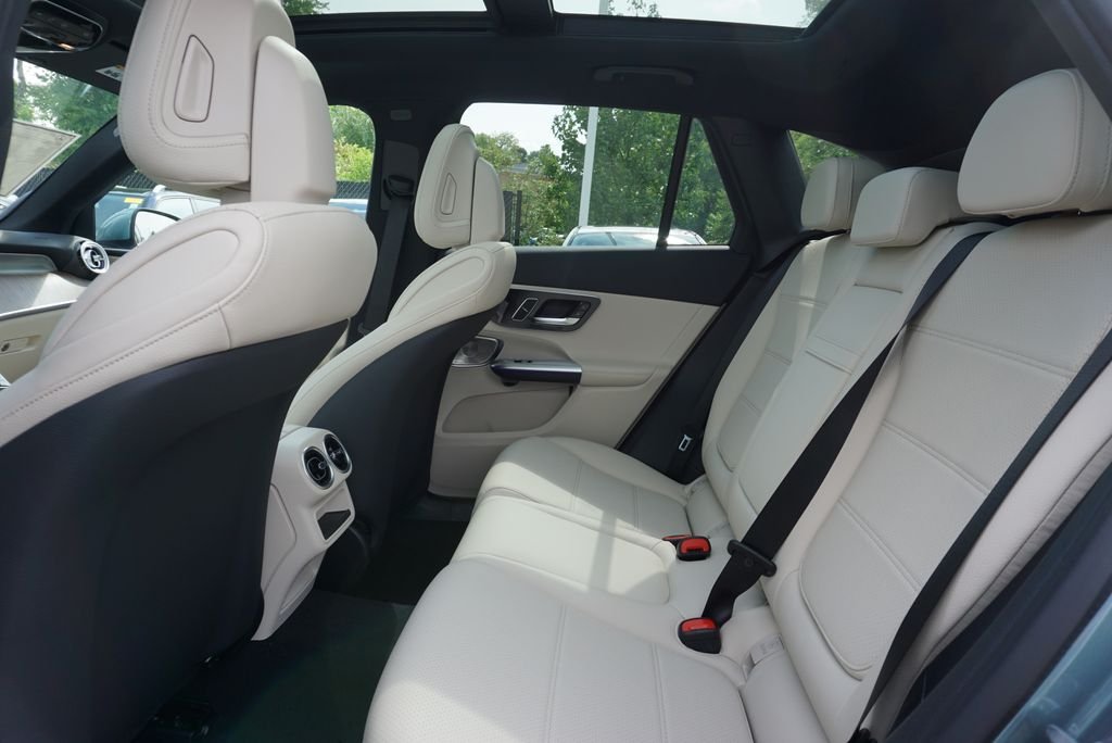 New 2027 Verde Silver Metallic Mercedes-Benz GLC 300 image 22