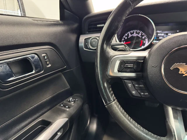 Used 2016 Oxford White Ford GT image 24