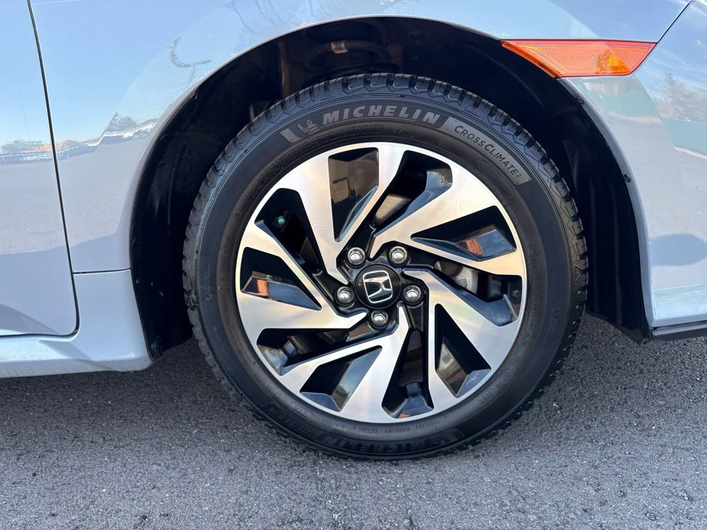 Used 2019 Sonic Gray Pearl Honda LX image 25