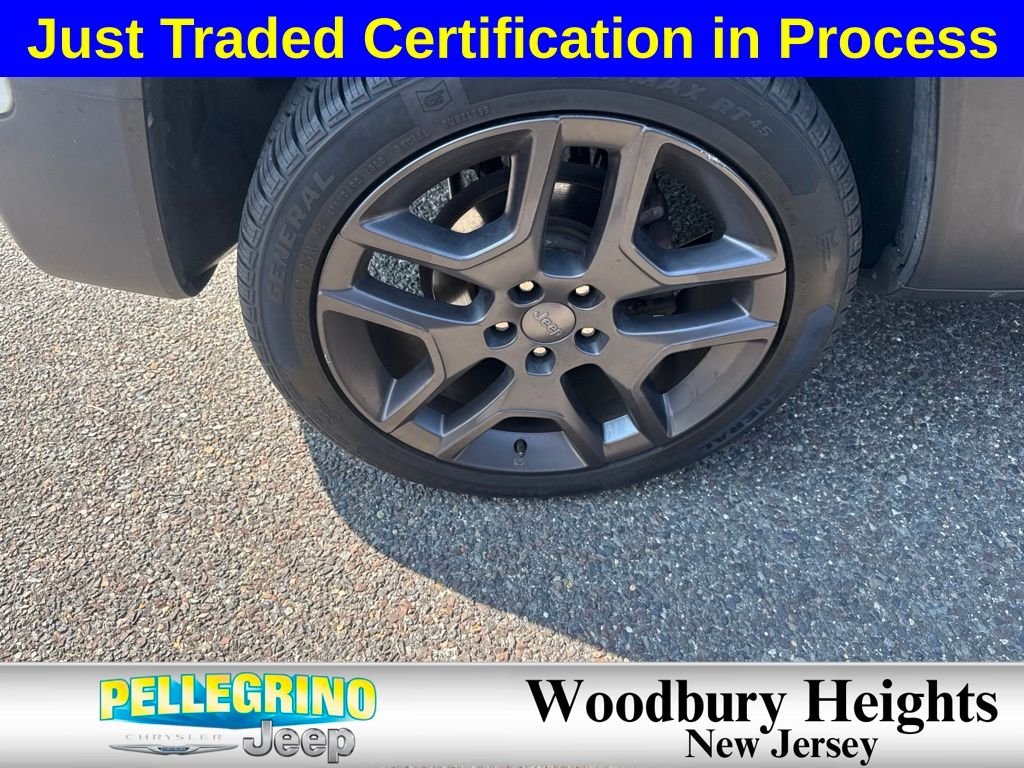 Used 2021 White Jeep Latitude image 5