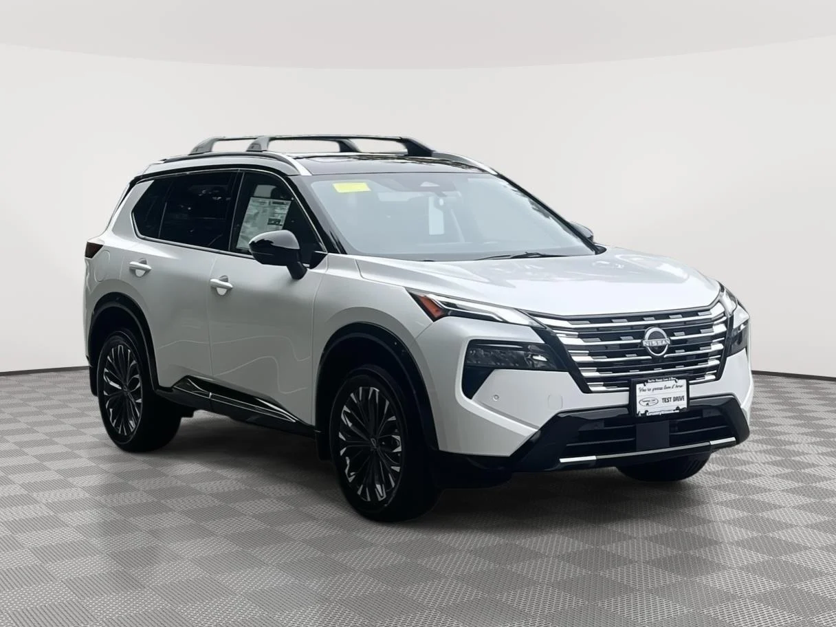 New 2026 Everest White Pearl TriCoat / Super Black Two-tone Nissan Platinum image 3