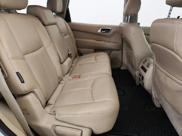 Used 2019 White Nissan SL image 26