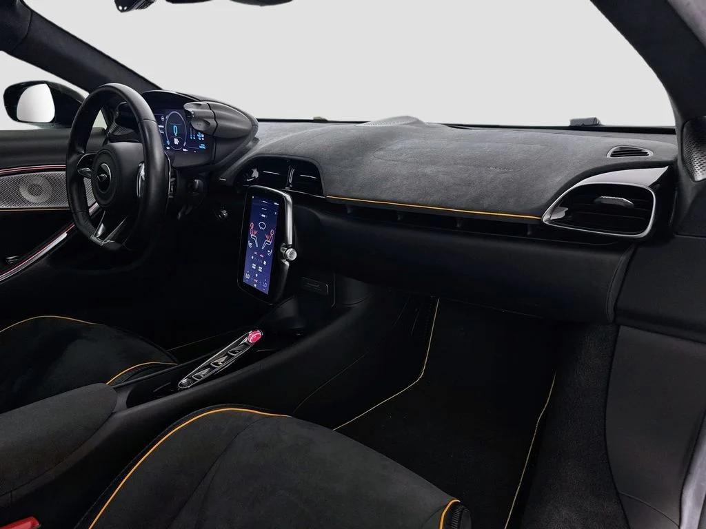 Used 2023 Blue McLaren  image 30