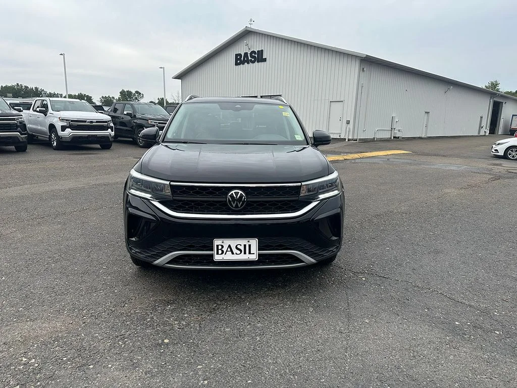 Used 2023 Black Volkswagen 1.5T SE image 9