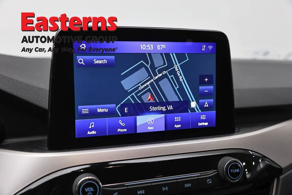 Used 2022 Silver Ford SE image 19