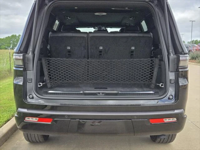 New 2026 High Gloss Black Exterior Paint Jeep Summit Obsidian image 7
