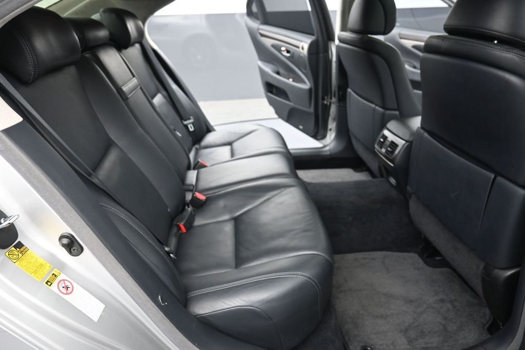Used 2013 Silver Lexus 460 L image 10