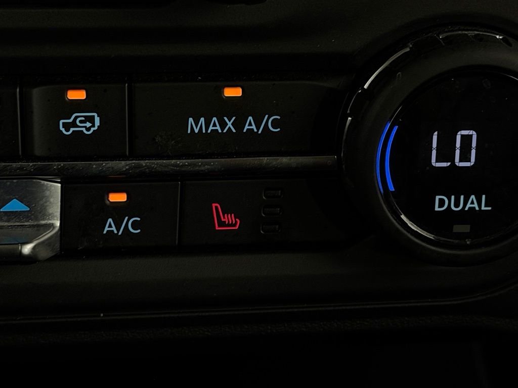 Used 2025 Gray Ford Badlands image 18
