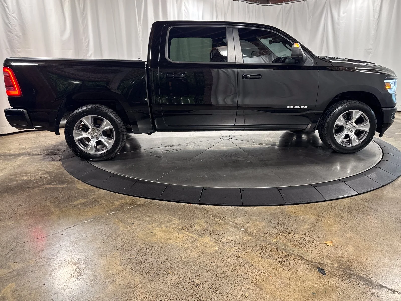 Used 2024 Diamond Black Crystal Pearlcoat Ram Laramie image 6