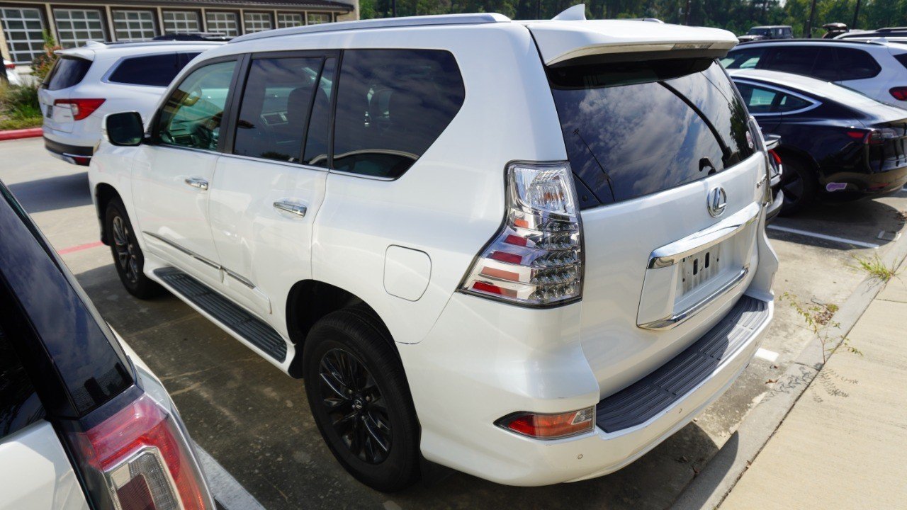 Used 2016 White Lexus  image 8