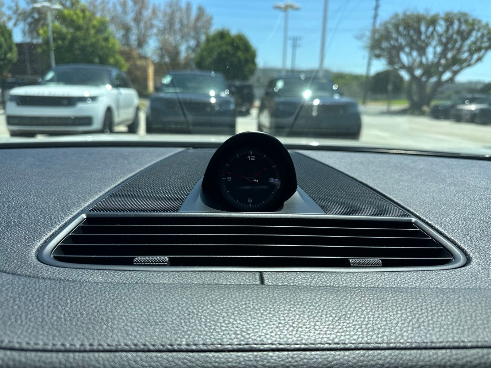Used 2023 Chalk Porsche Platinum Edition image 21
