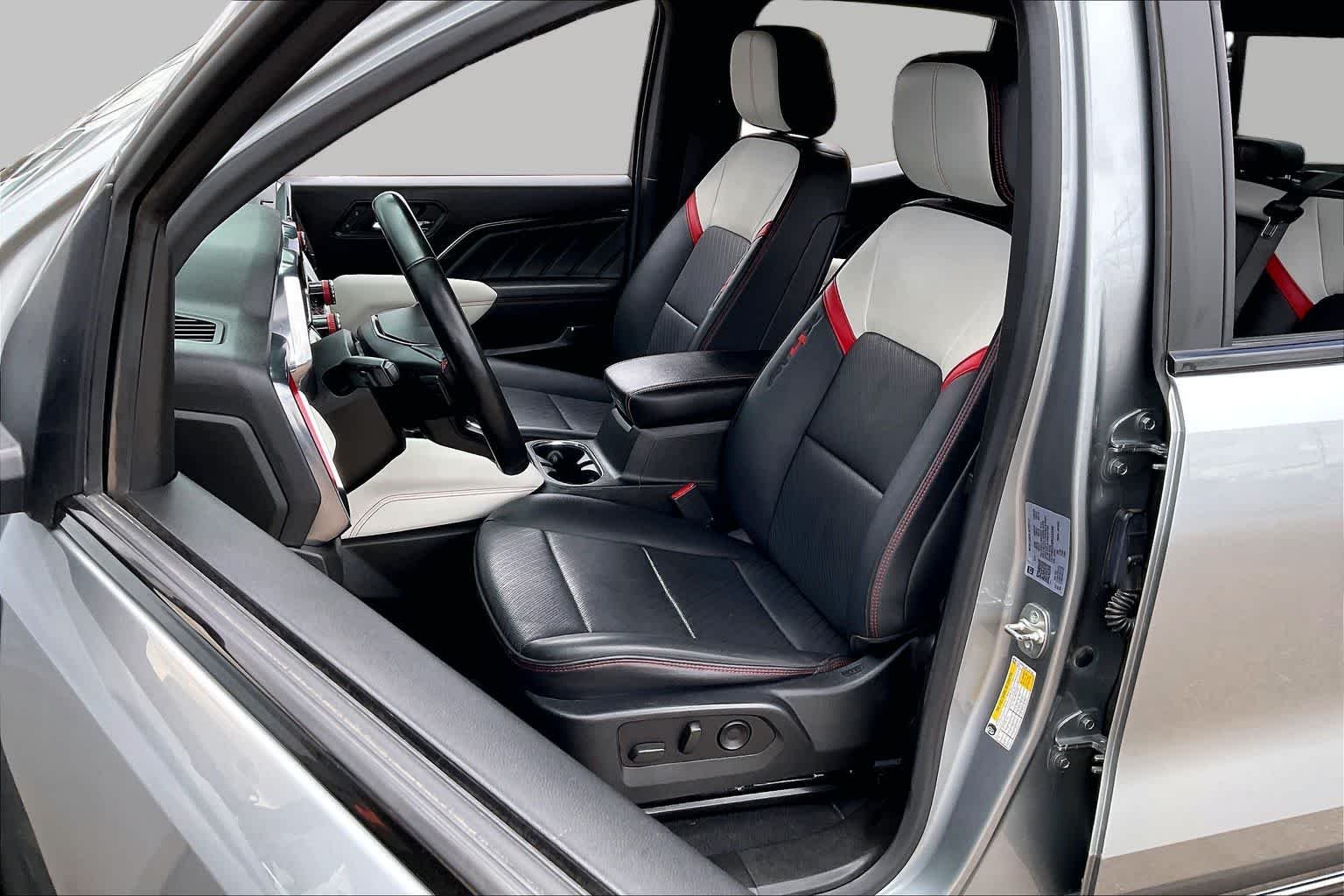 Pre-Owned 2024 GMC Canyon 4WD AT4X