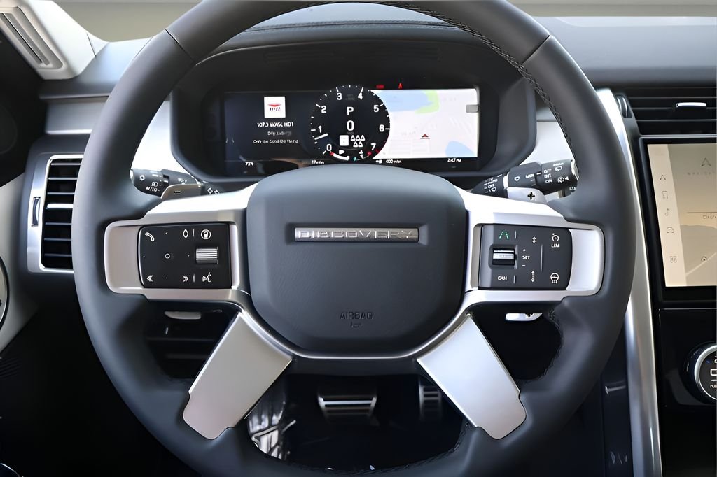 Used 2026 White Land Rover  image 19