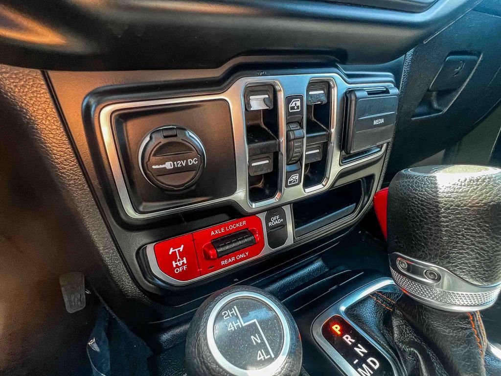Used 2021 Green Jeep Mojave image 24